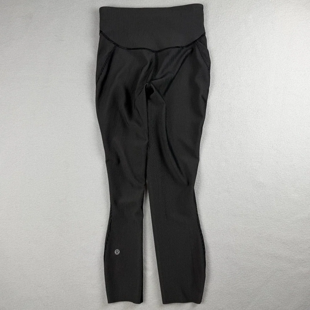 Lululemon Women's Base Pace Two Tone Ribbed Crop‎ Leggings Black Gray Sz 4